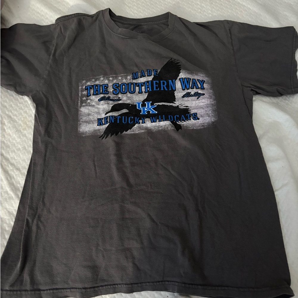 Gray Kentucky Wildcats Graphic Tee
